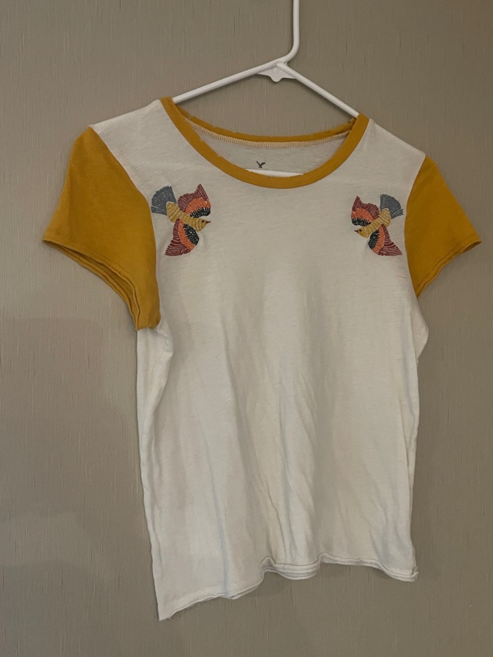American eagle small white Mustard Short Sleeve Tee Embroidery Bird distress y2k